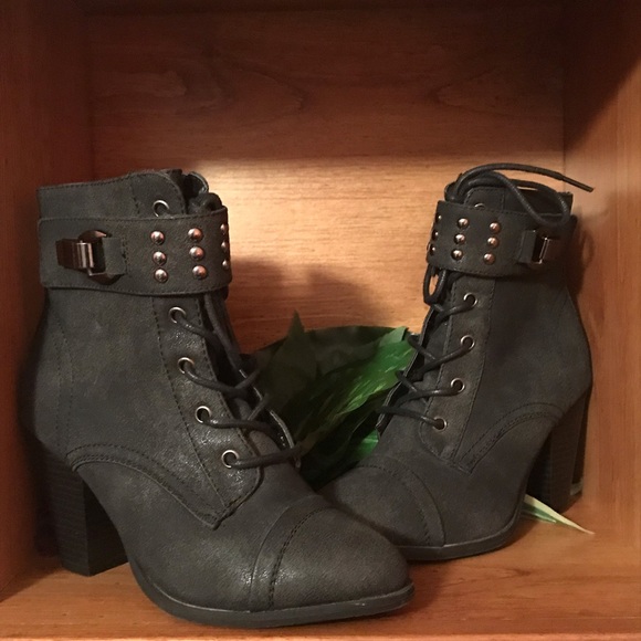 FOREVER Black Studded Ankle Boot - Picture 1 of 6